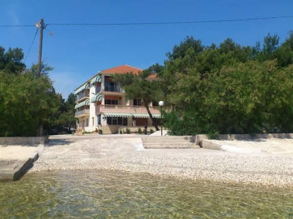 Guest House Malenica Sukosan Exterior photo