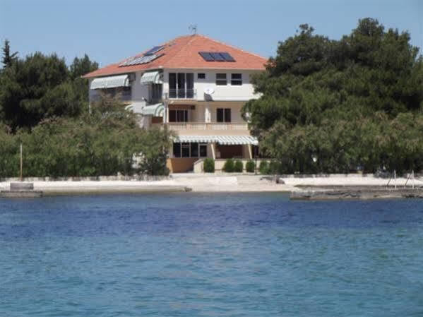 Guest House Malenica Sukosan Exterior photo